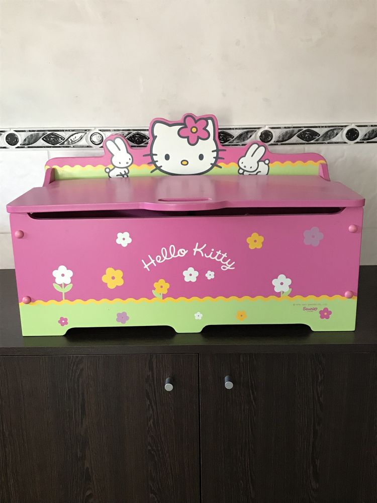 Baú, moldura e copo Hello Kitty