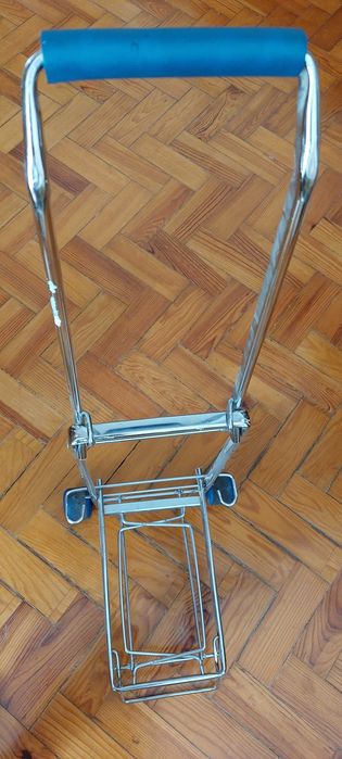 Suporte de rodas desdobrável, para transporte de volumes, malas etc