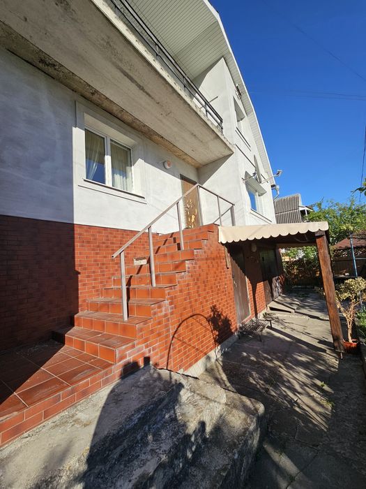 Дім біля лісу- спокій, простір та затишок