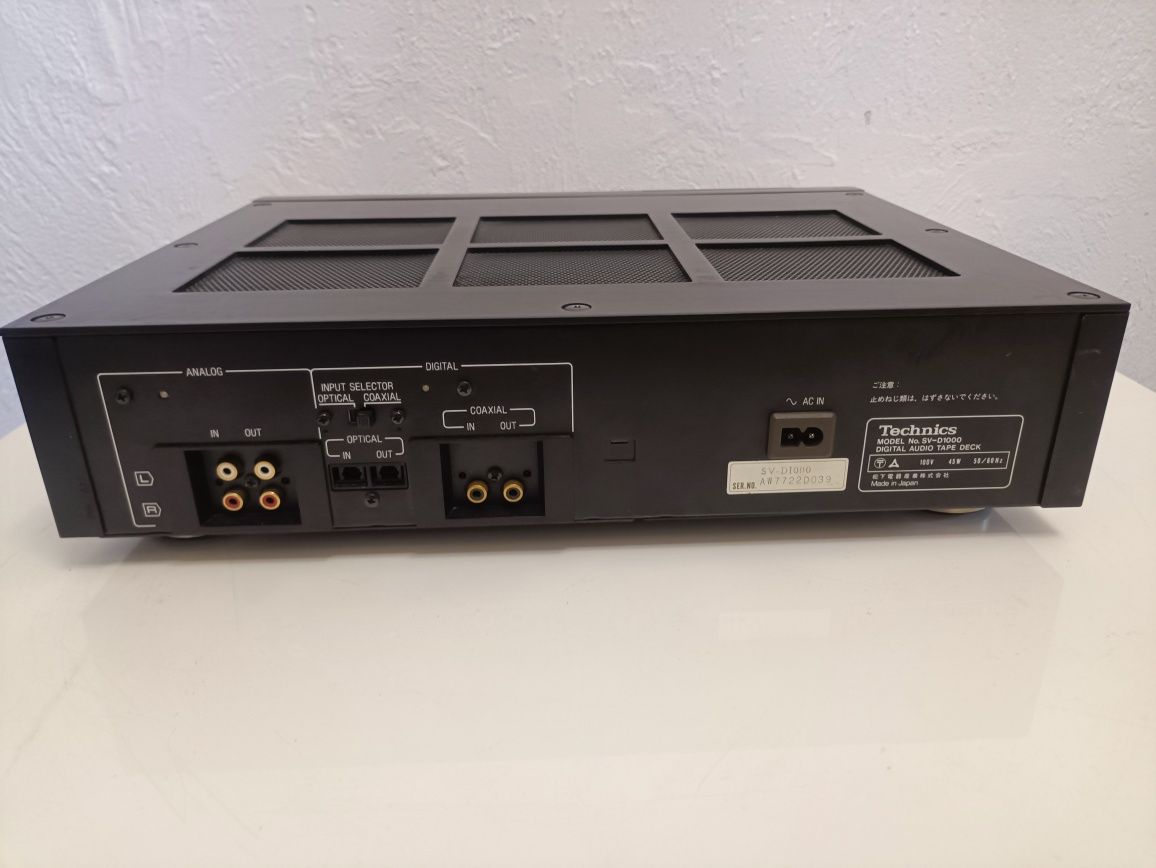 TECHNICS SV-D1000 12kg Digital Audio Tape Magnetofon Cyfrowy DAT 1987r