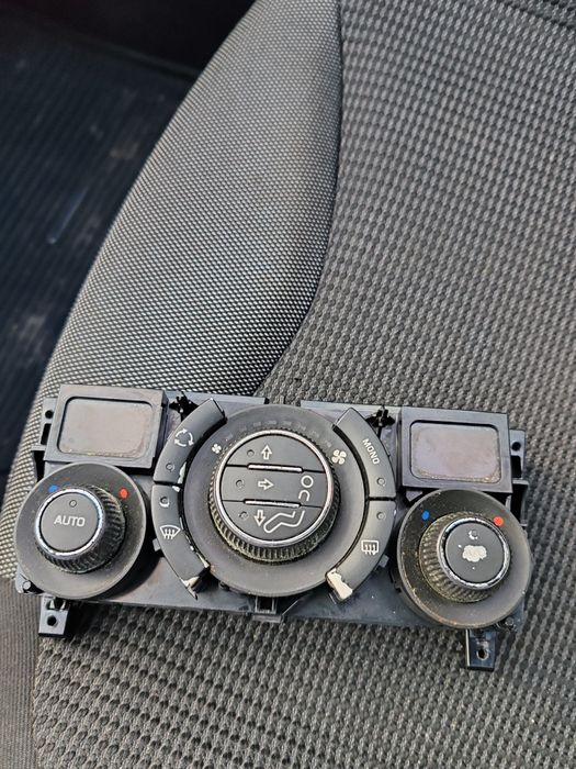 Panel sterowania klimatyzacji peugeot 308 t7