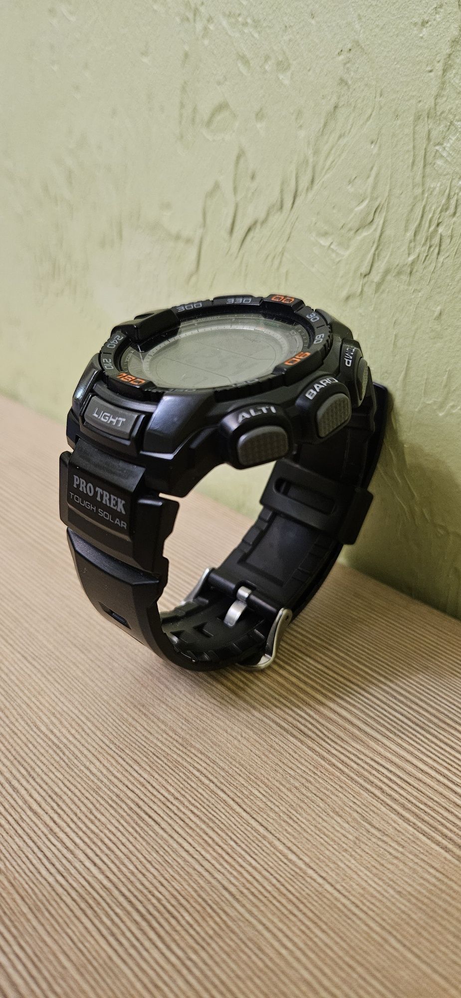 Часы CASIO Pro Trek PRG-270-1ER годинник