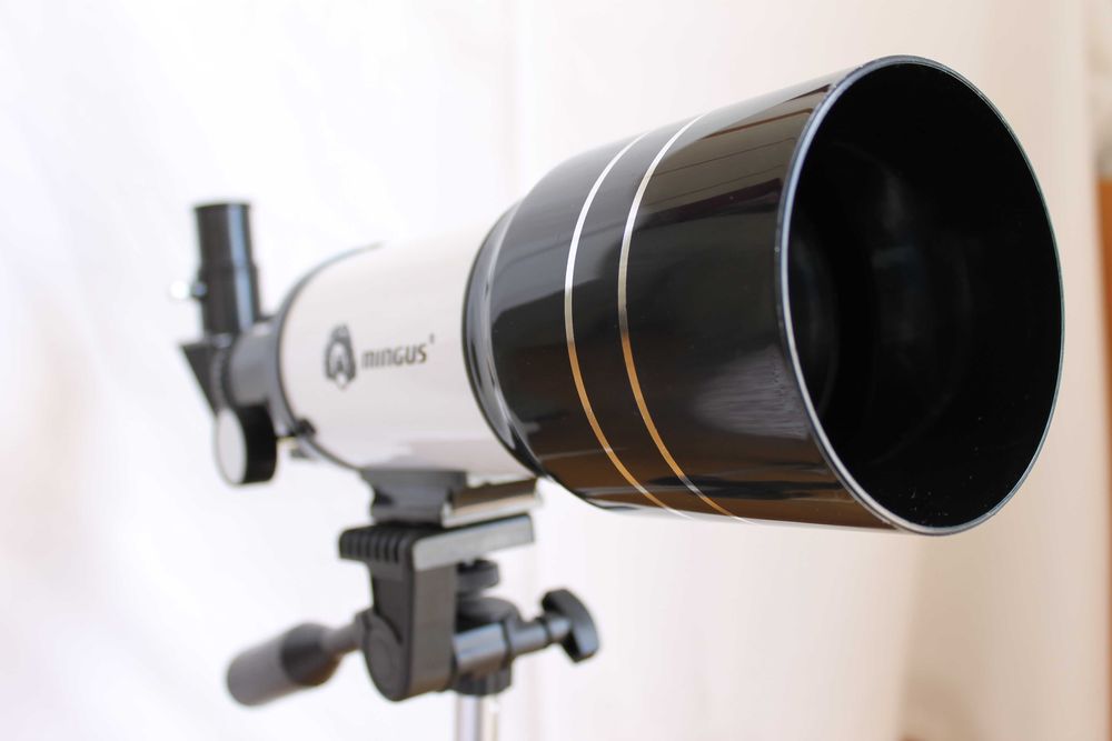Telescópio óptico  DF 300 70 (estado NOVO)
