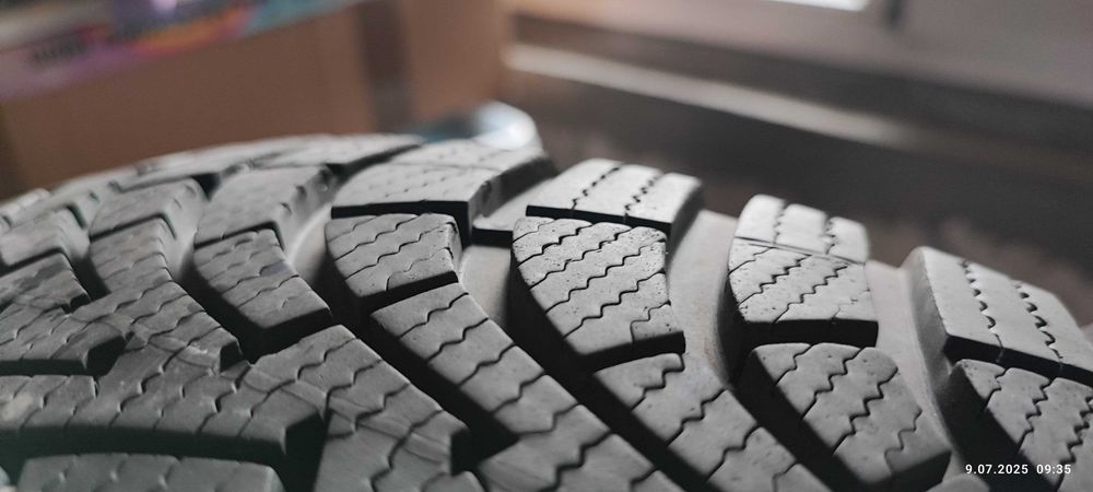 Opony Zimowe Goodyear 195/60 R16 93H komplet 4sztuki w idealnym stanie