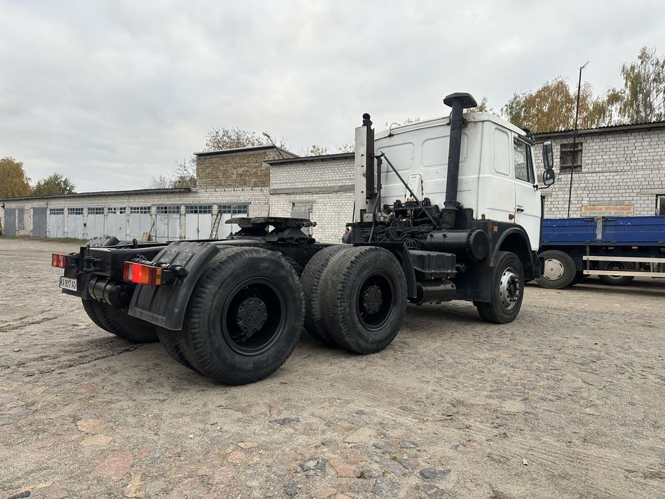 Маз 642205  тягач колісна формула 6/4