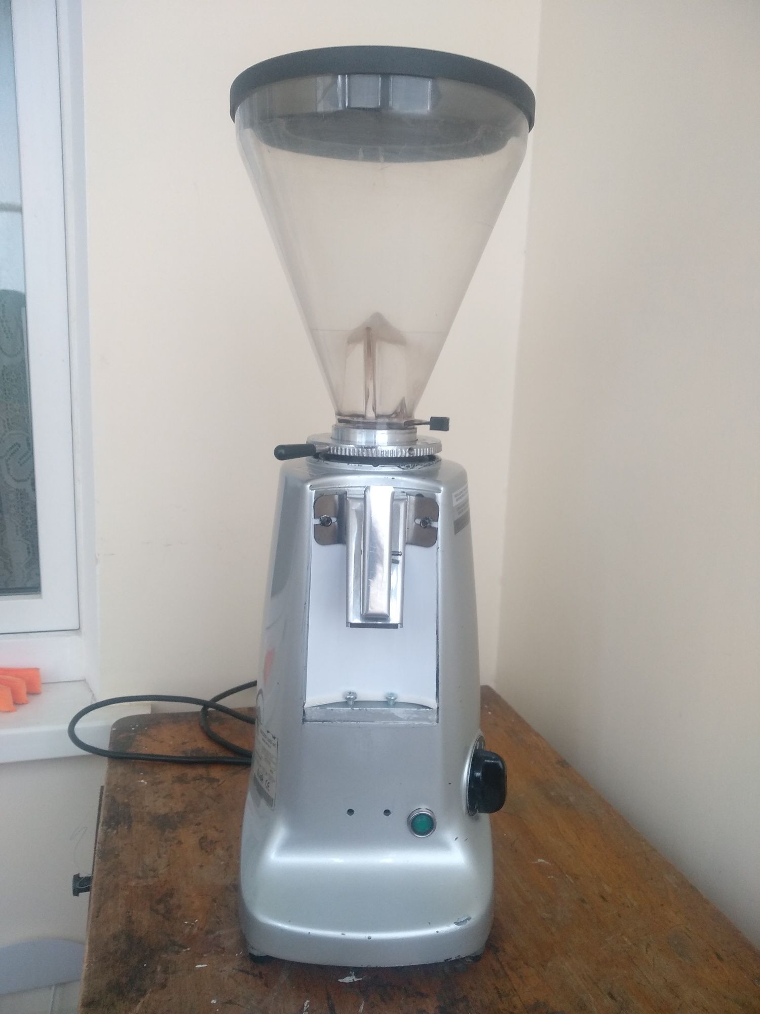 Кавомолка професійна Mazzer Super Jolly, прямий помол