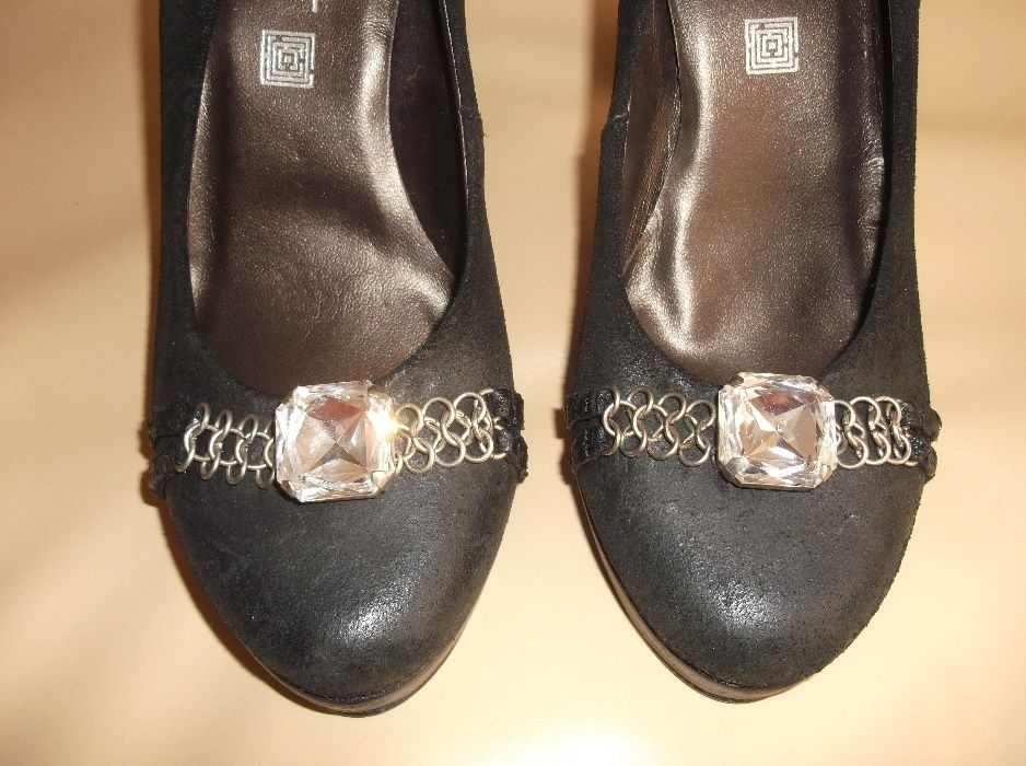 sapatos de senhora novos lindos