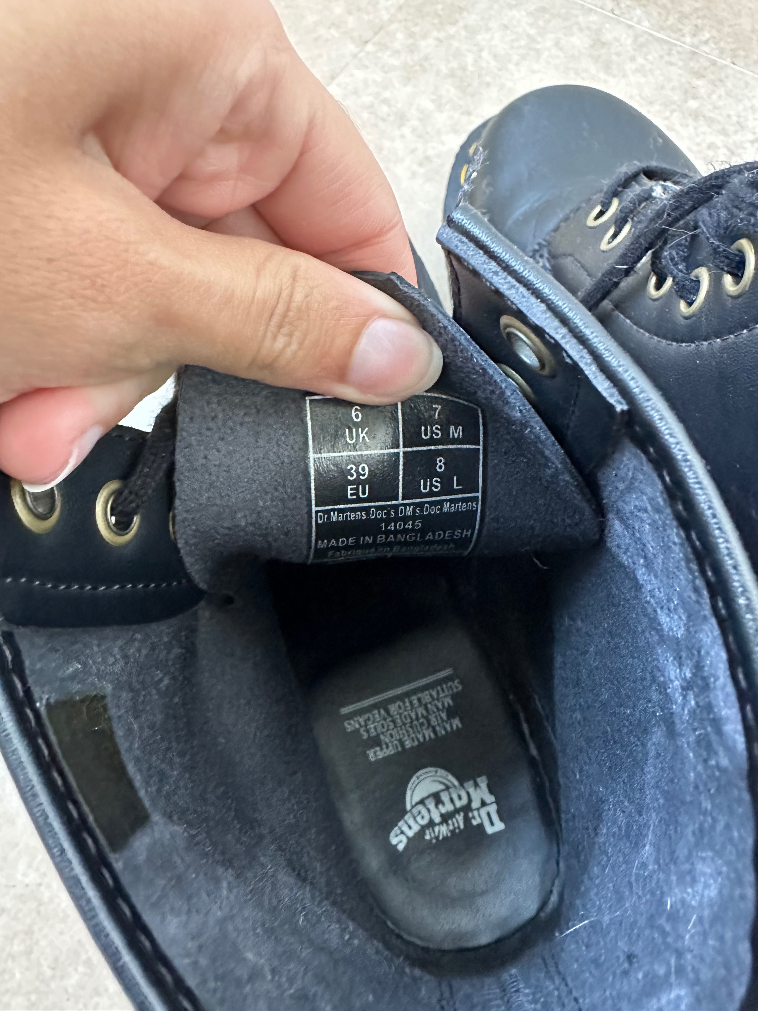 Dr. Martens vegan