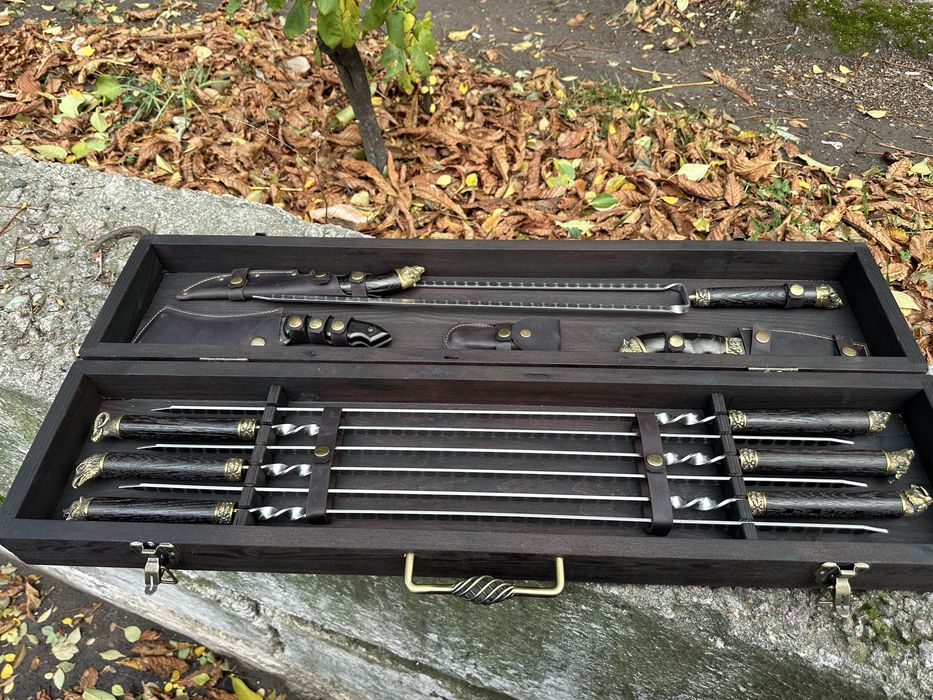 Подарунковий набір. в Кейсі.Ніж.сокира. Шампура.