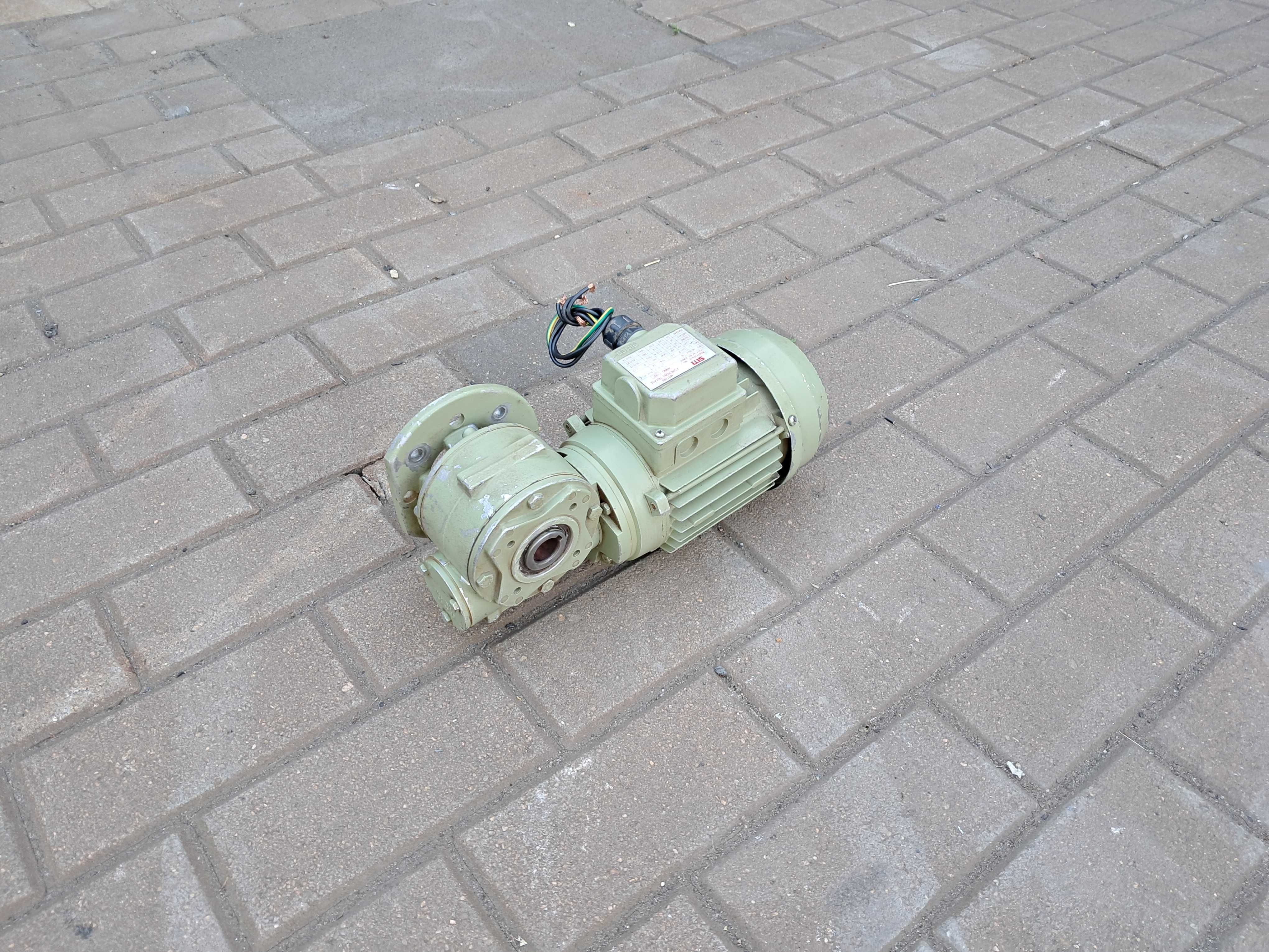 Motoreduktor, przekładnia 0,18kw obroty 91. Wysyłka