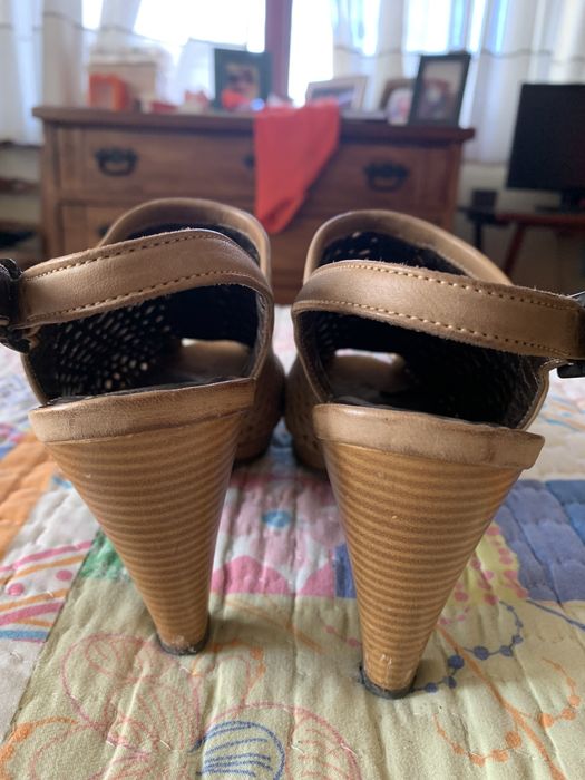 Sandálias castanhas 40 “Made in Portugal” fechadas com abertura