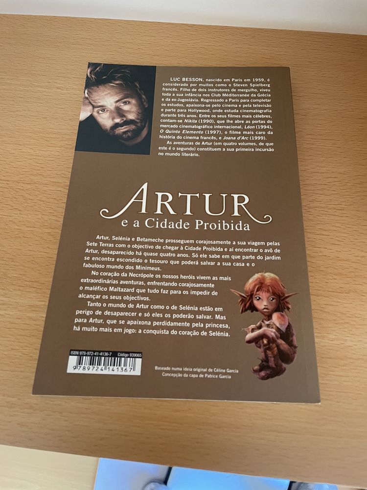 Livro “ Artur e a cidade proibida” de Luc Besson