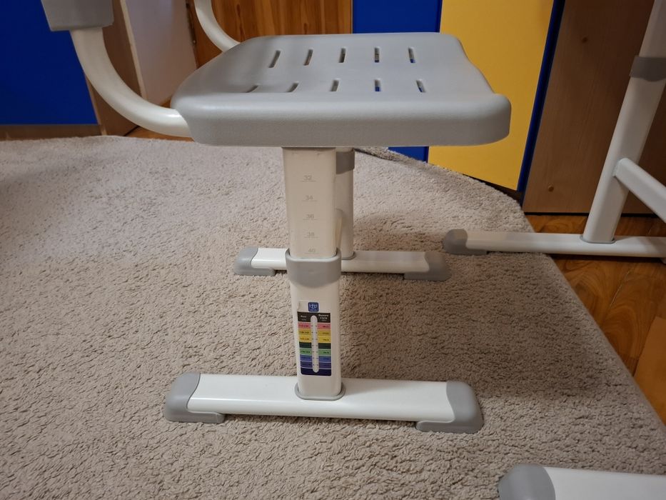 Дитяча регульована парта зі стільцем з ящиком та підставкою для книг