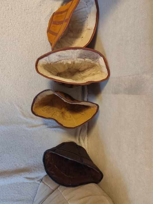 Kapelusz skórzany z korzucha z łatek typu żółwik