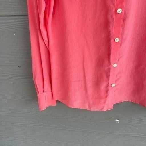 Różowa koszula zapinana na guziki, wykonana w 100% z jedwabiu