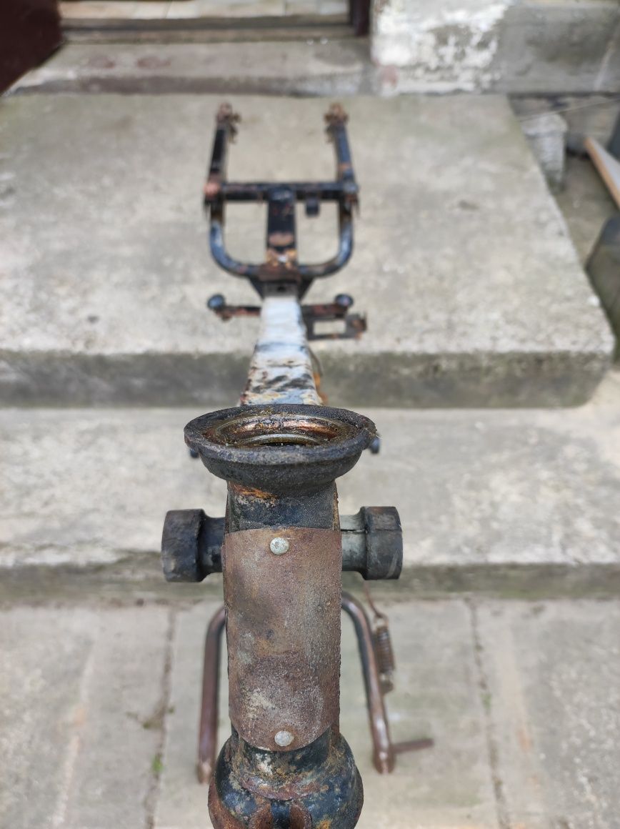 Rama wsk 125 stopki centralne / 7.0010