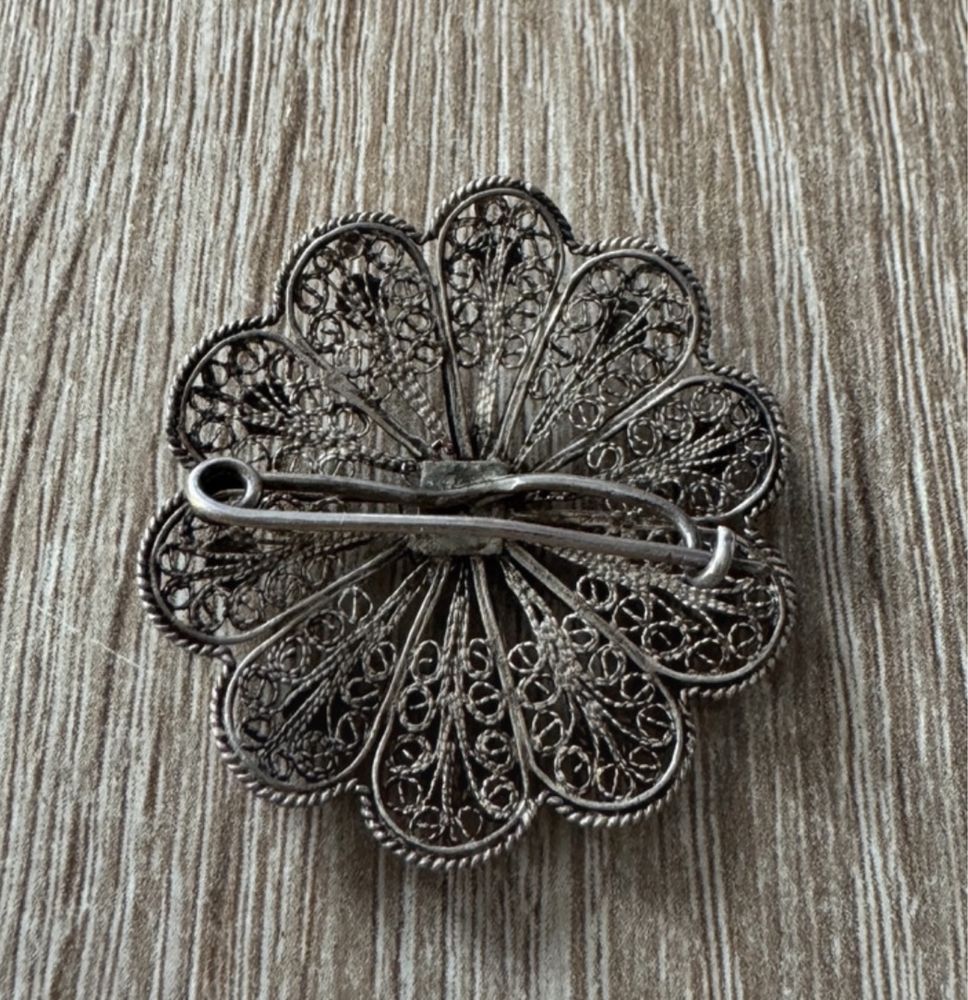 Srebrna broszka Vintage