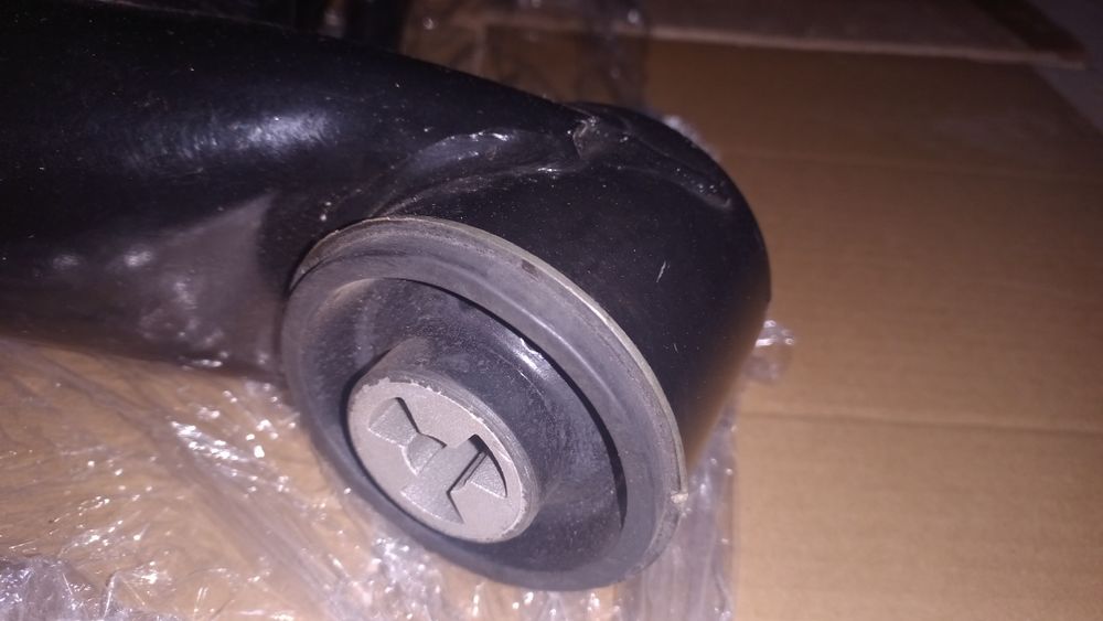 Підрамник задньої підвіски, задня балка Polo 9N ,нова!в наявності!