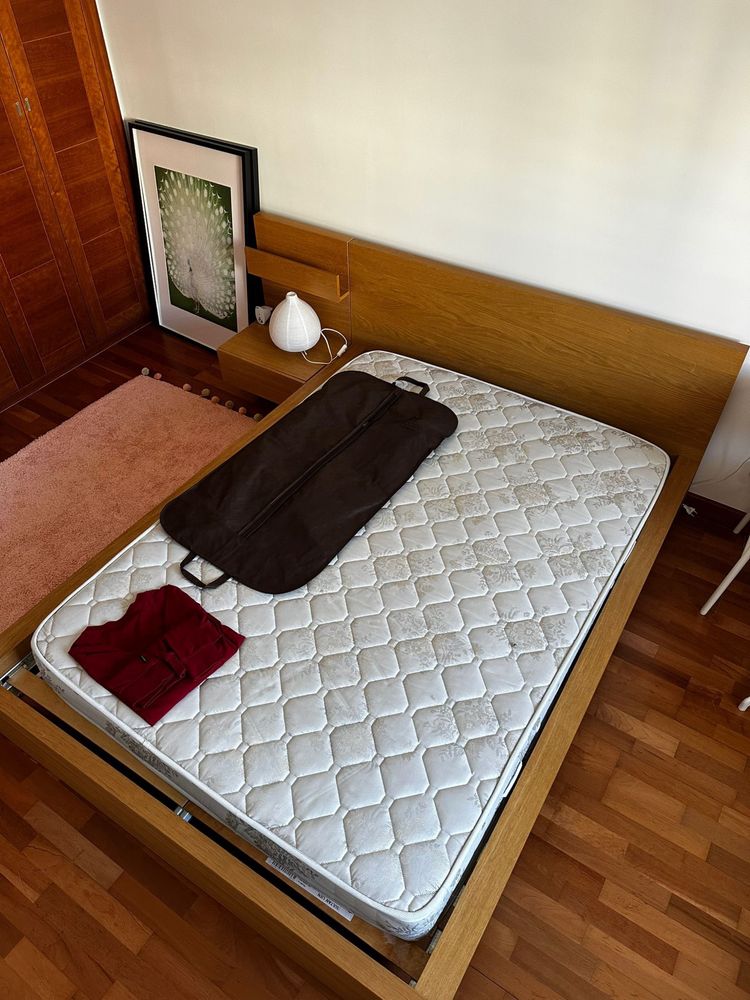 Cama 1,83m (comprimento) x 1,30m (largura)  Bom estado