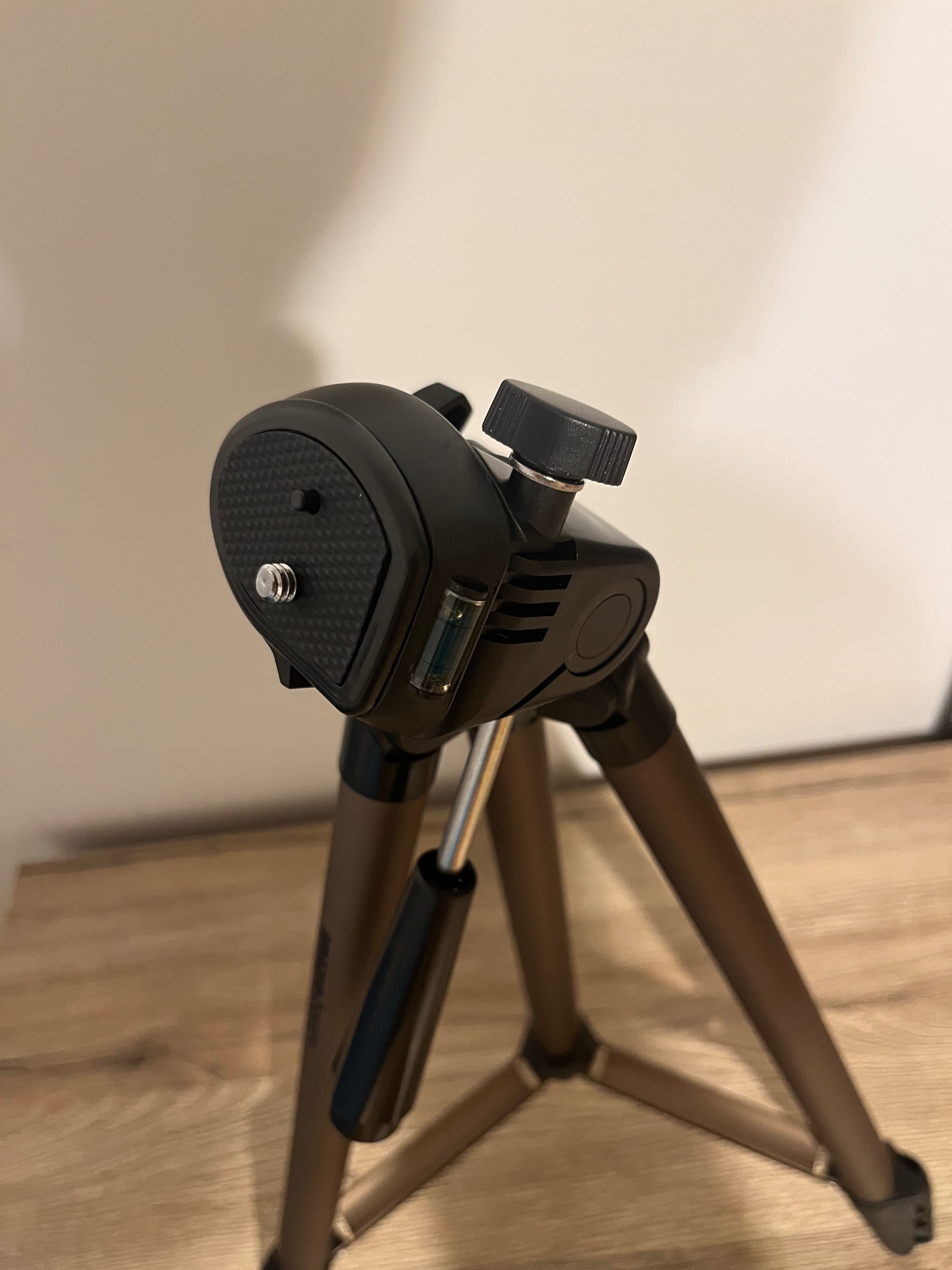 Amazon Basics lekki trójnożny statyw do aparatu z torbą 41,91-127cm