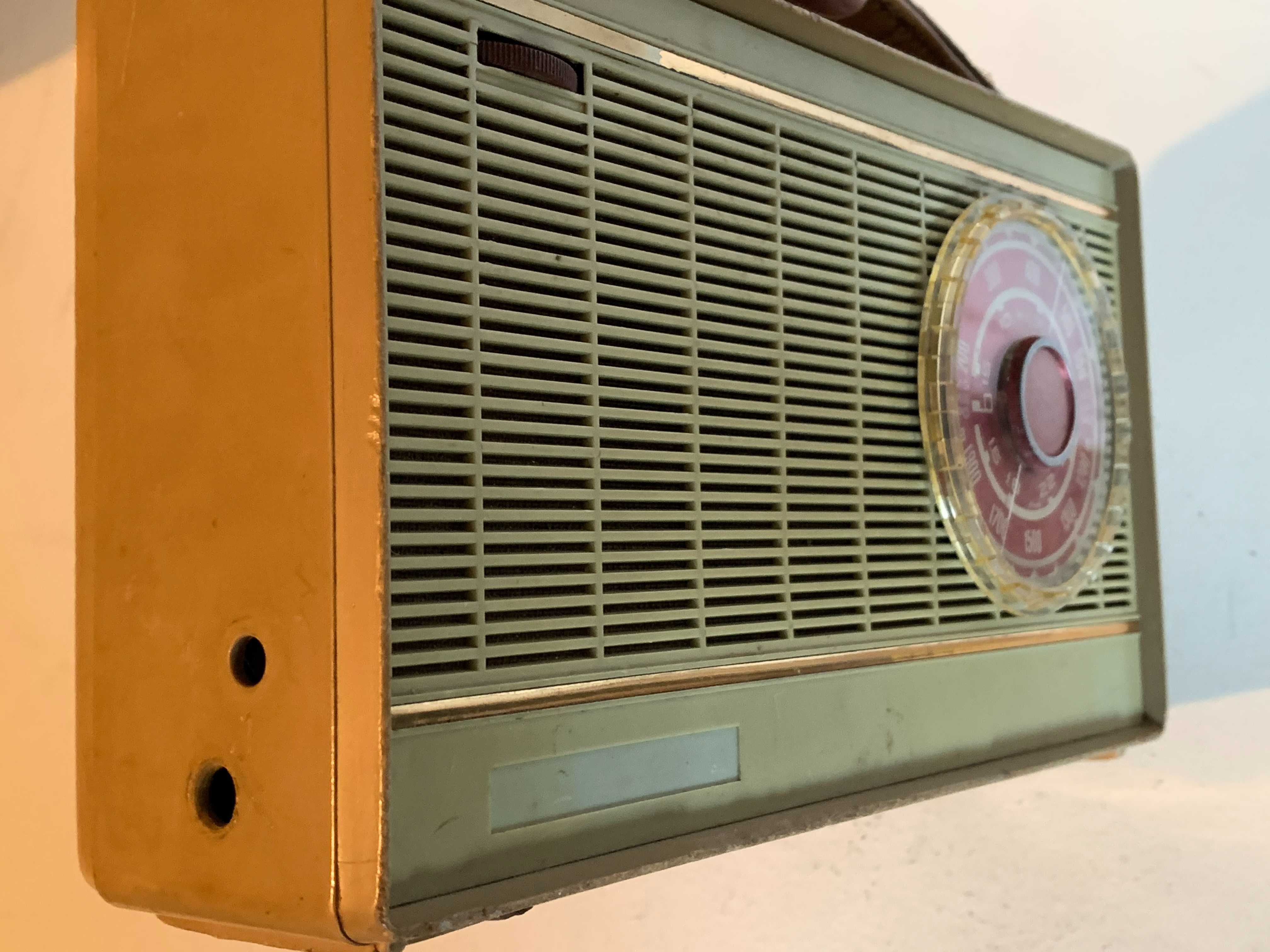 25€ - Radio suíço do início anos 60 - MEDIATOR MD6515T