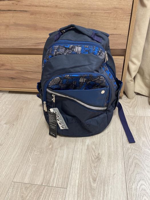 Продам нові рюкзаки.