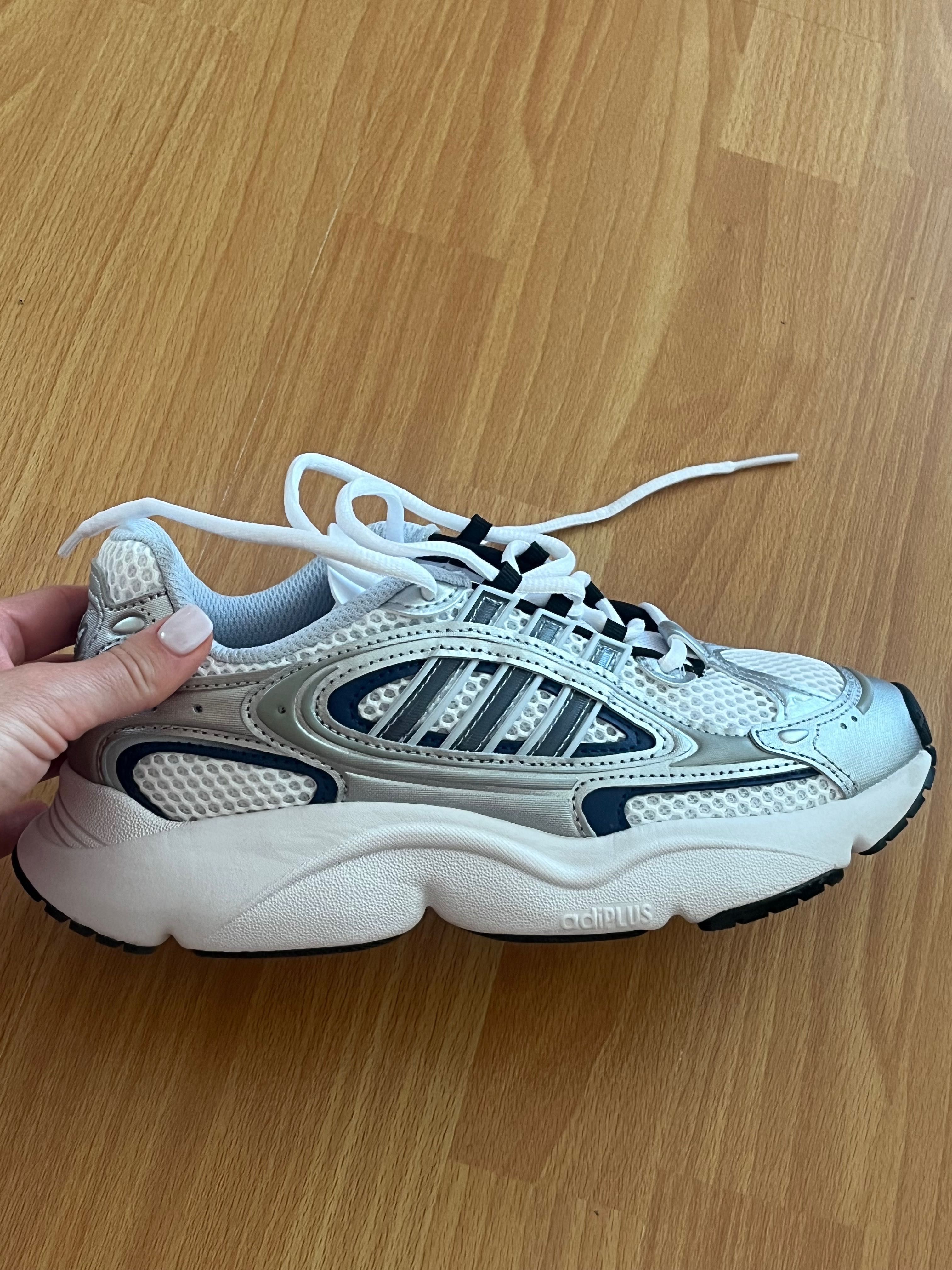 Кросівки adidas ozmillen w