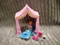 Lalka barbie opiekunka