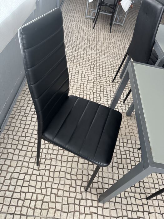 Mesa cafe, restaurante com cadeiras