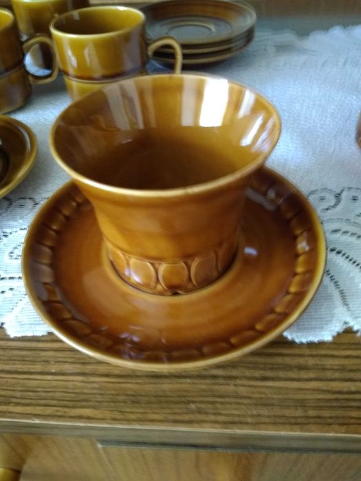 sprzedam kubki , talerzyki 19 części za 30 zł