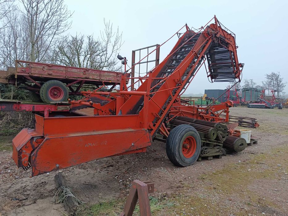 AMAC d2 zbieraczka kopaczka kombajn do zbierania cebuli zbioru warzyw