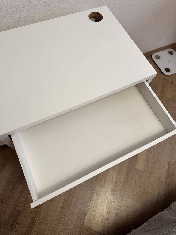 Письмовий стіл IKEA MICKE комп'ютерний столик, стіл для ноутбука
