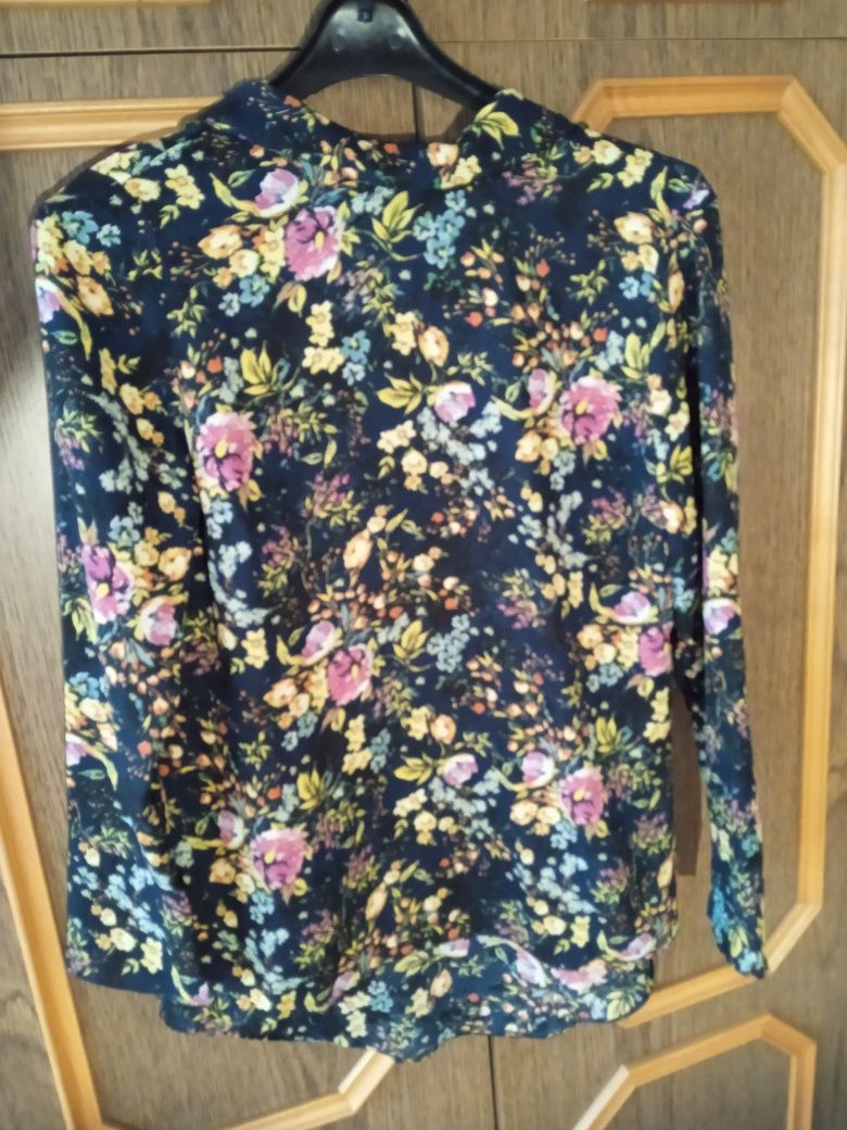 Bluzka elegancka  nowa w kwiaty Primark