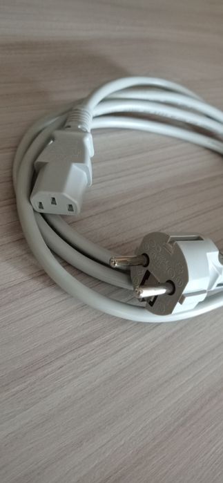 Kabel zasilający do komputera, monitora...