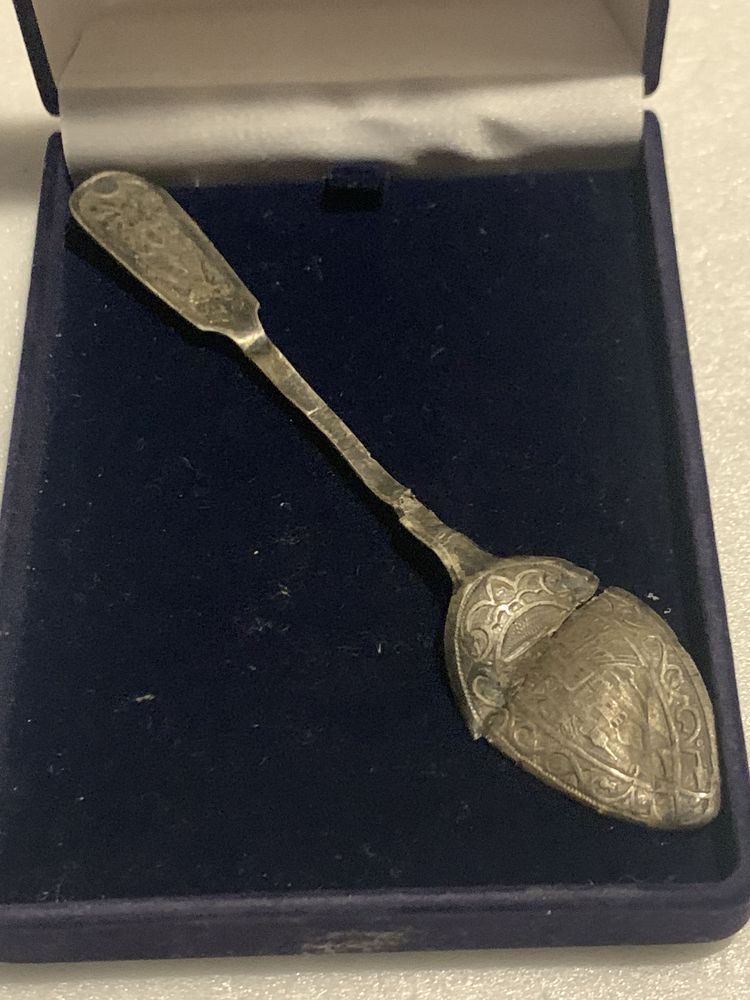 Ложка серебро 1882 года.