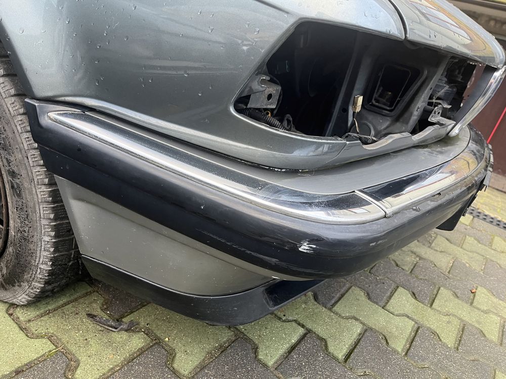 Zderzak przod BMW E32 dokladka V8