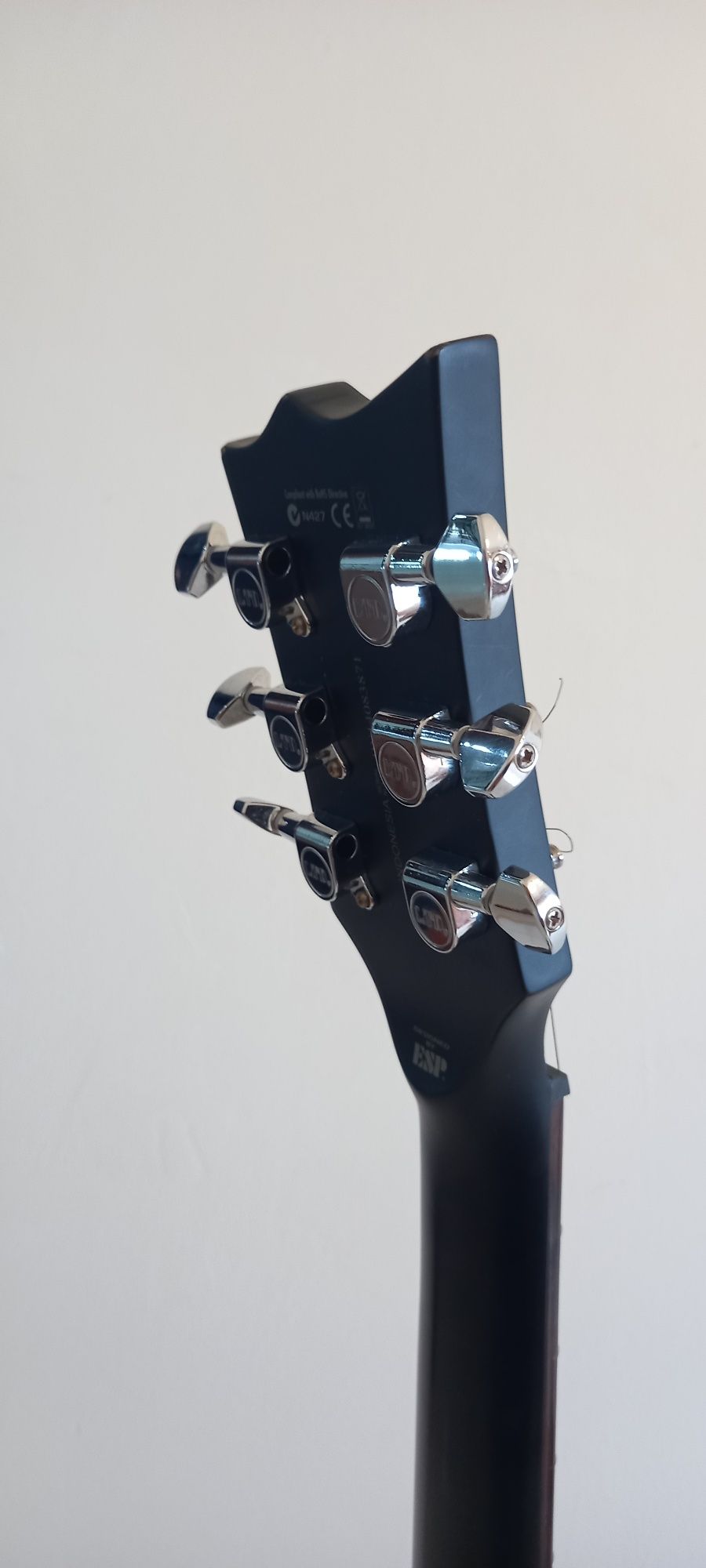 Guitarra electrica LTD-ESP esquerdino EC-50.