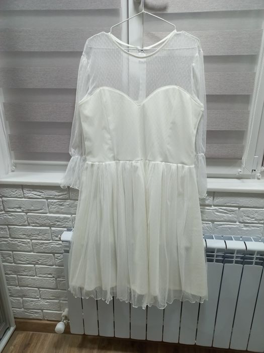 Платье белое нарядное