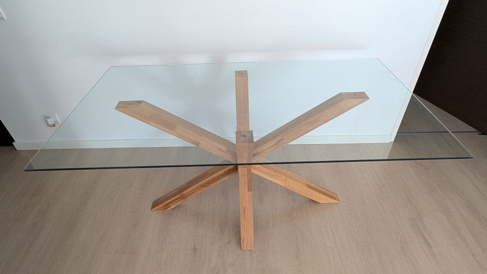 Mesa de jantar de vidro