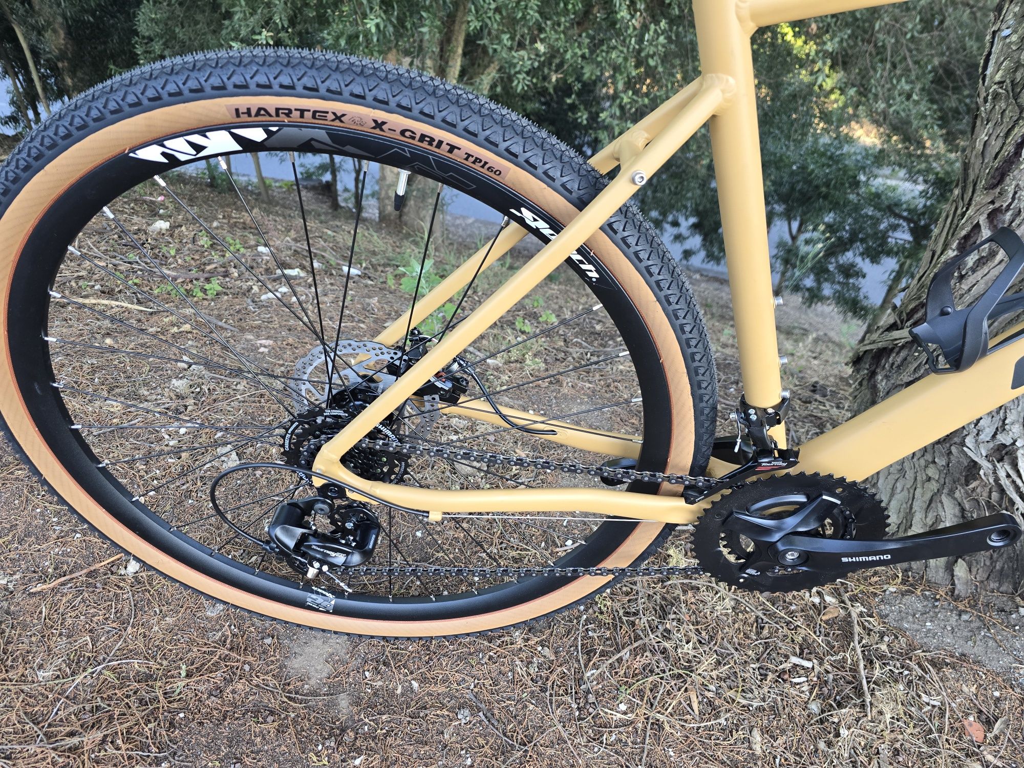 Bicicleta de gravel nova