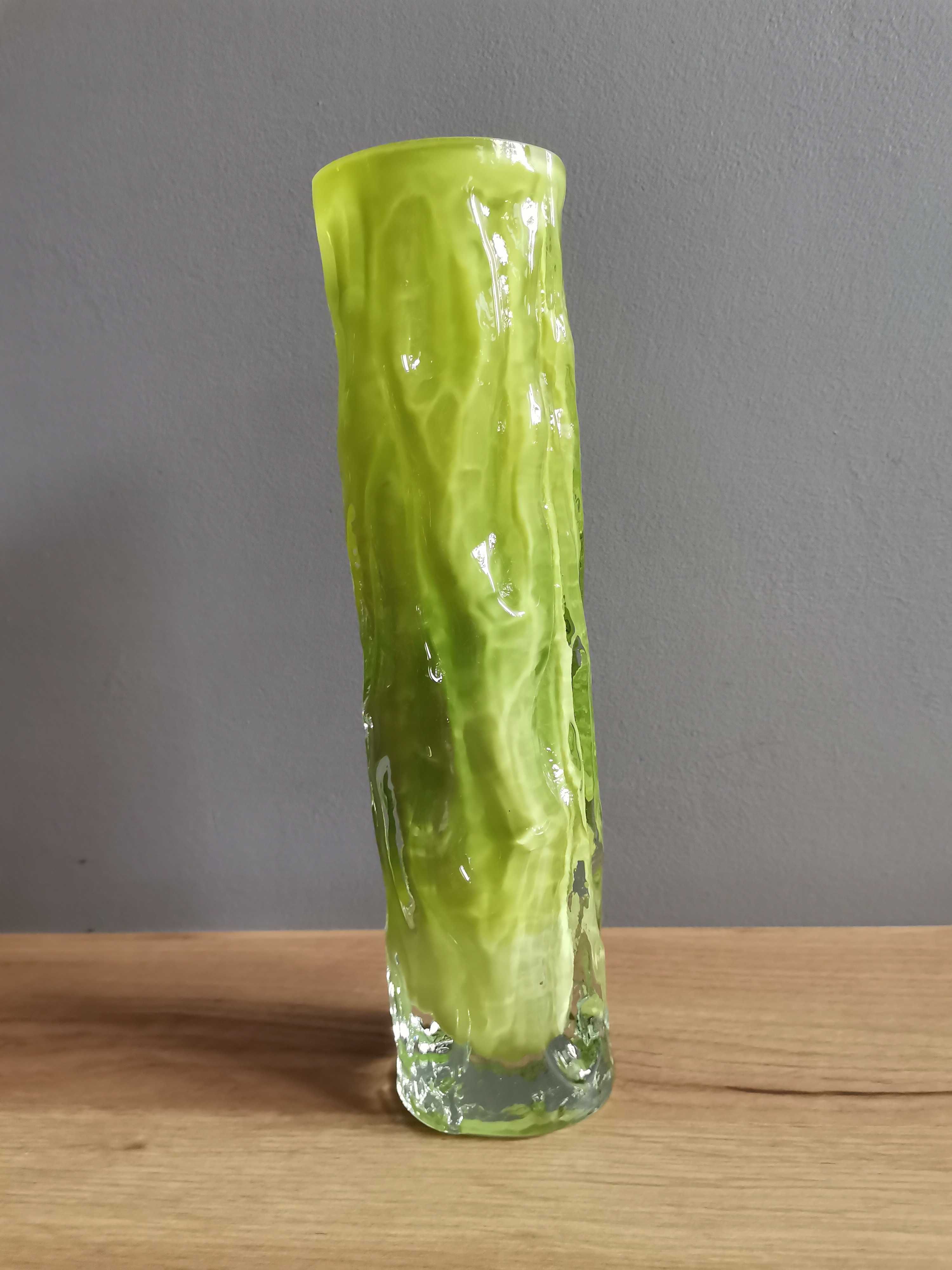 Stary zielony, groszkowy wazon Ingrid Glass Niemcy 1970