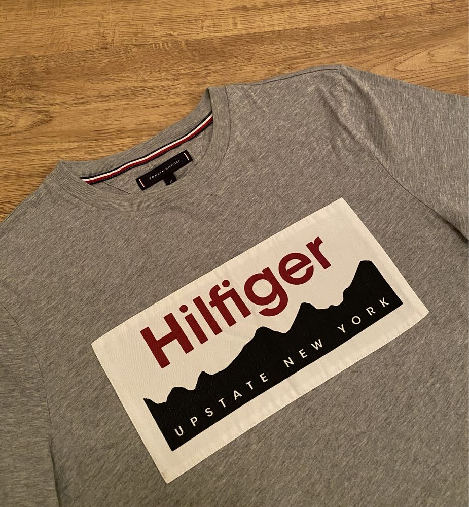 Tommy Hilfiger Big Logo T-Shirt