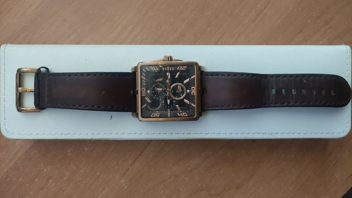 Продам наручные позолоченные часы Romanoff