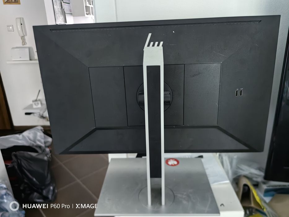 Monitor HP E24 G4 FHD uszkodzony ekran