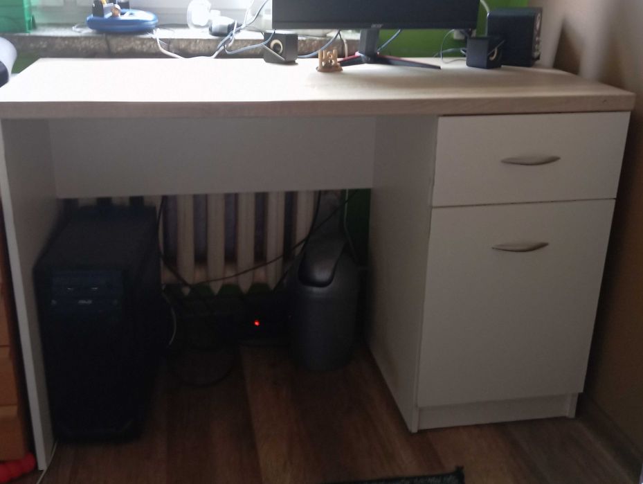 Biurko używane jasne