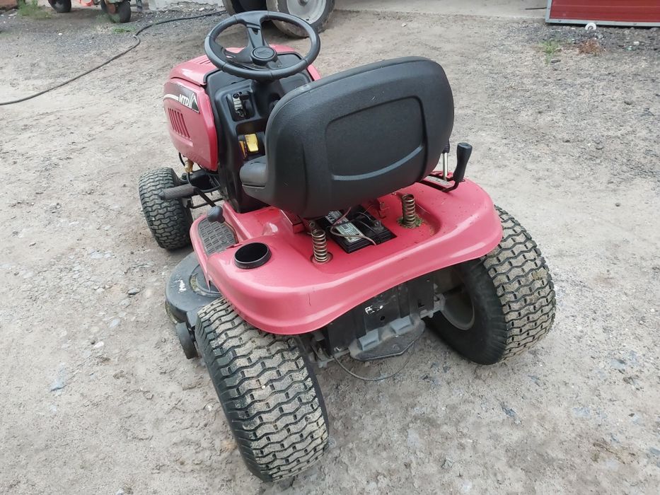 Kosiarka traktorek MTD LF 130