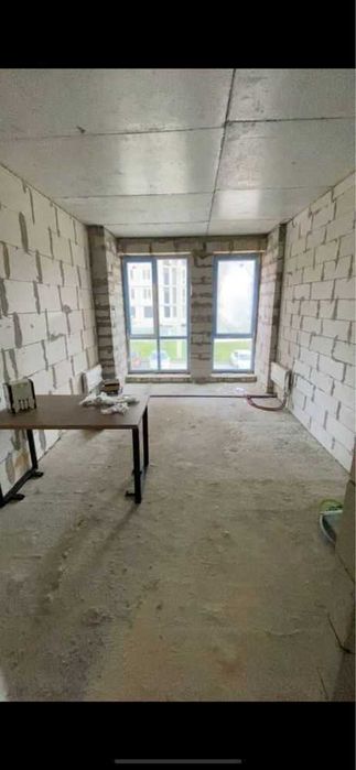 Продам 2к.квартиру вул.Гвардійців Широнінців ЖК Меридіан  35000 у.е  M