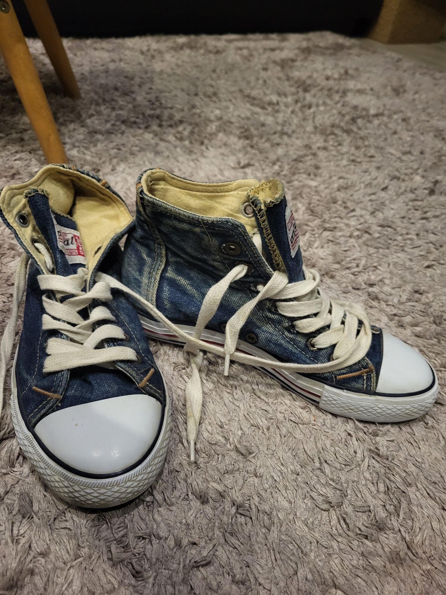 Trampki Levis r. 37