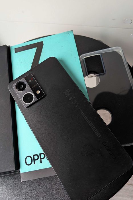 OPPO Reno 7 128GB 8GB smartfon + etui
