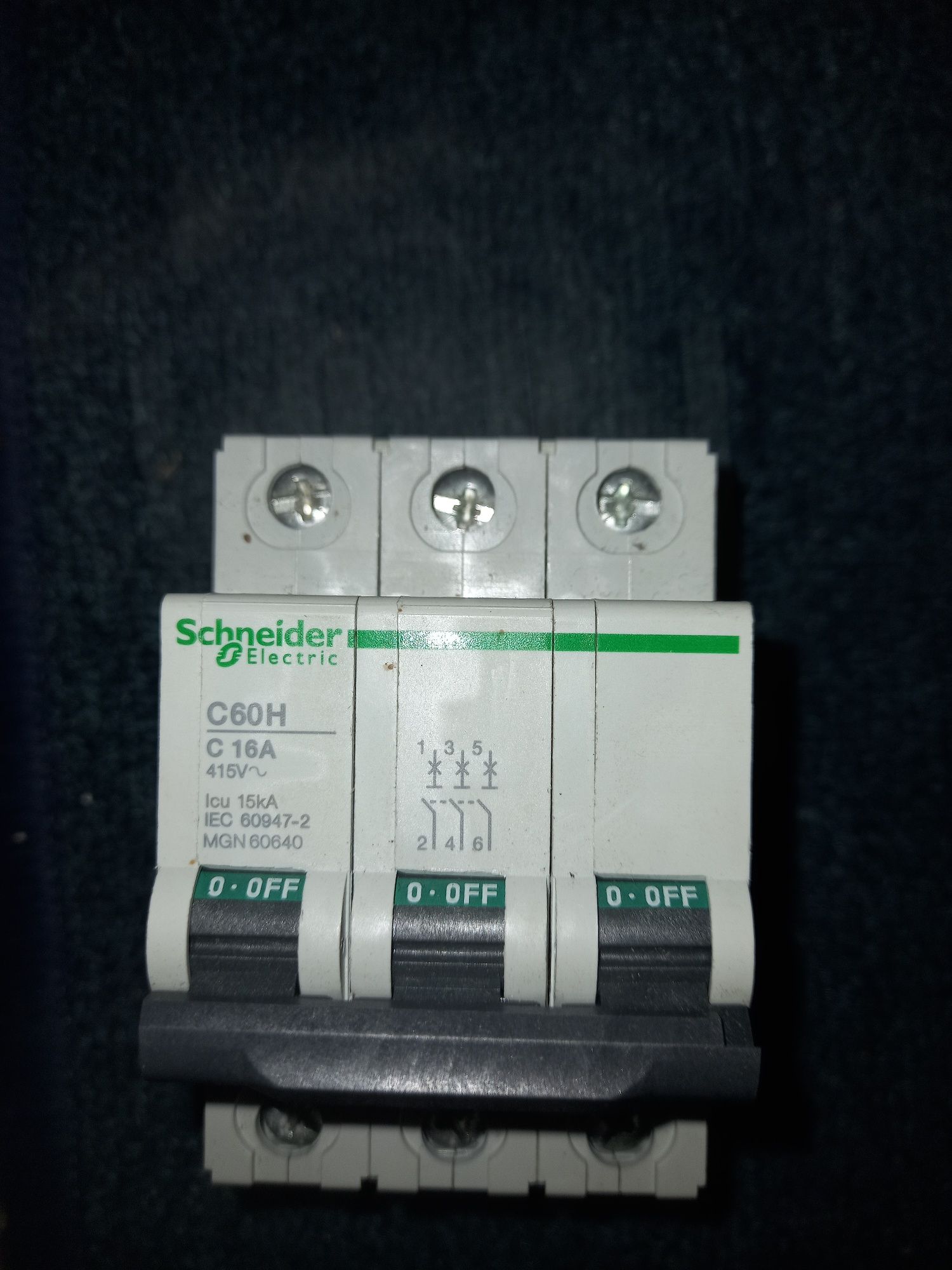 Автоматический выключатель Schneider C16A,3P